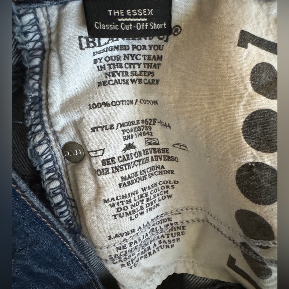 ☀️NWT! Blank NYC Distressed Shorts - Picture 5 of 8